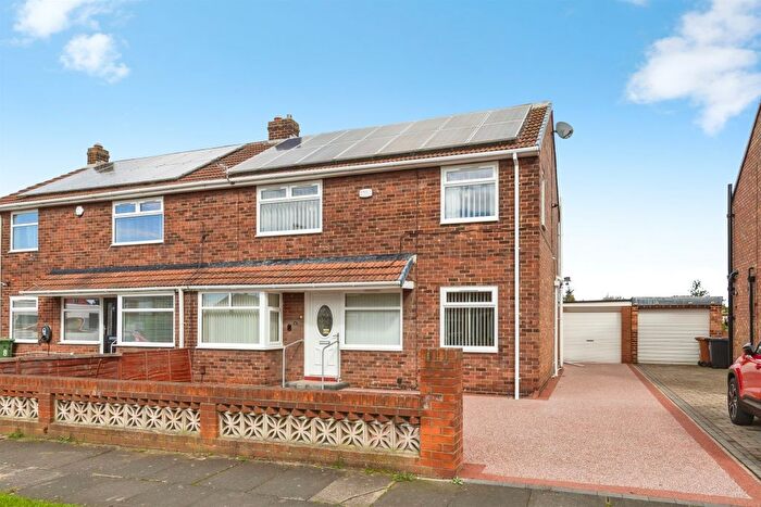 3 Bedroom Semi Detached House For Sale In Dawlish Drive, Hartlepool, TS25