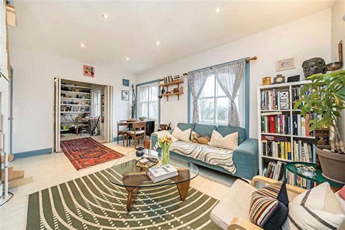 1 Bedroom Flat For Sale In Thurlow Park Road, Dulwich, SE21