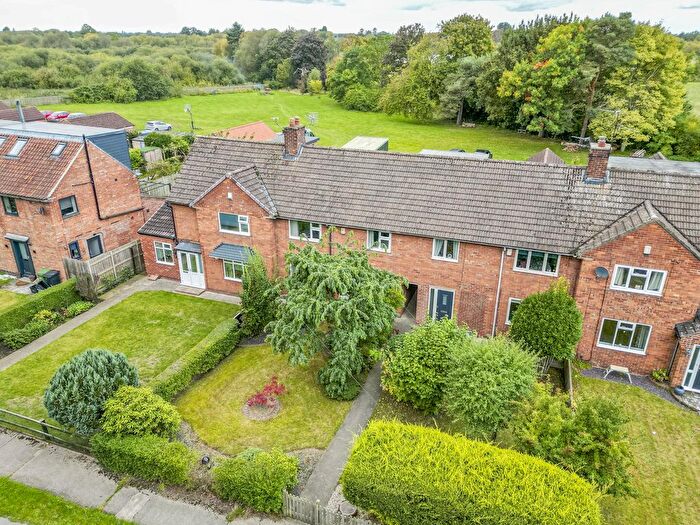 3 Bedroom Town House For Sale In Naburn Lane, Fulford, York, YO19