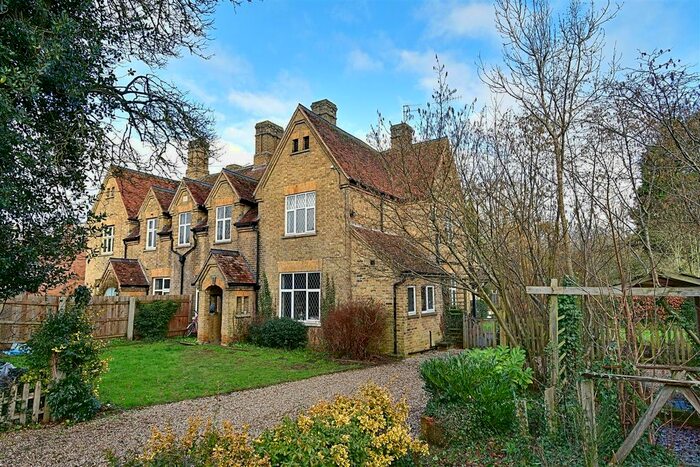 5 Bedroom End Of Terrace House For Sale In High Road, Waterford, Hertford, SG14