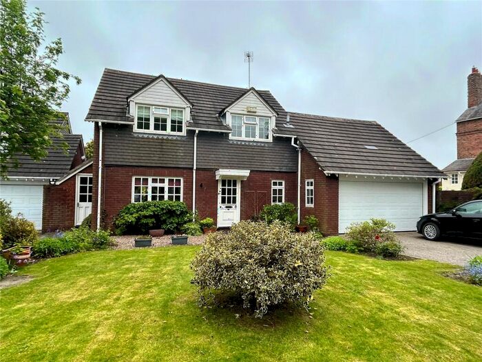 4 Bedroom Detached House For Sale In Home Park, Mollington, Chester, CH1
