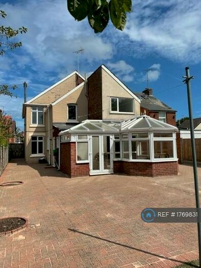 4 Bedroom Detached House To Rent In Canterbury Road, Colchester, CO2