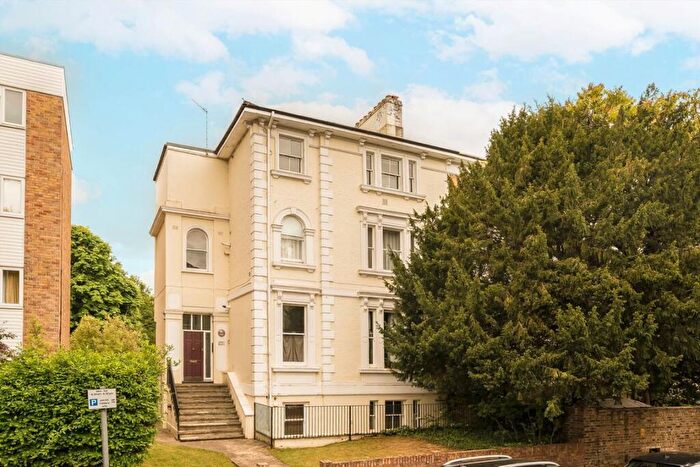 1 Bedroom Flat To Rent In Uxbridge Road, Surbiton, KT1
