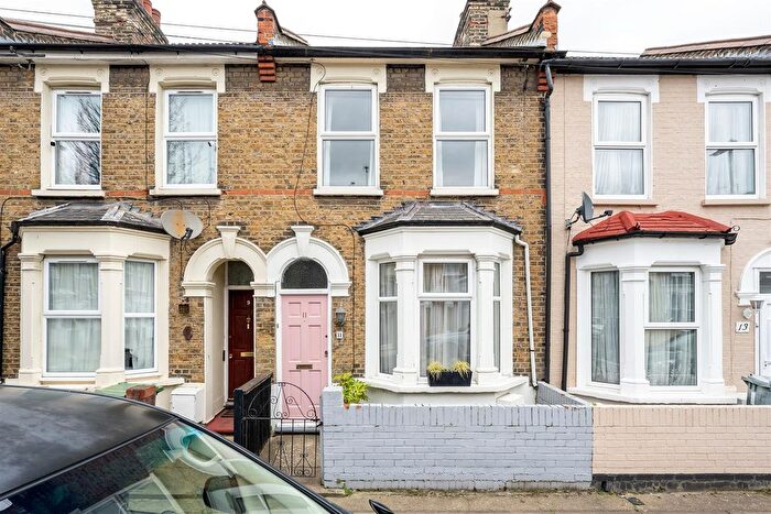 2 Bedroom Terraced House For Sale In Humberstone Road, Plaistow, E13