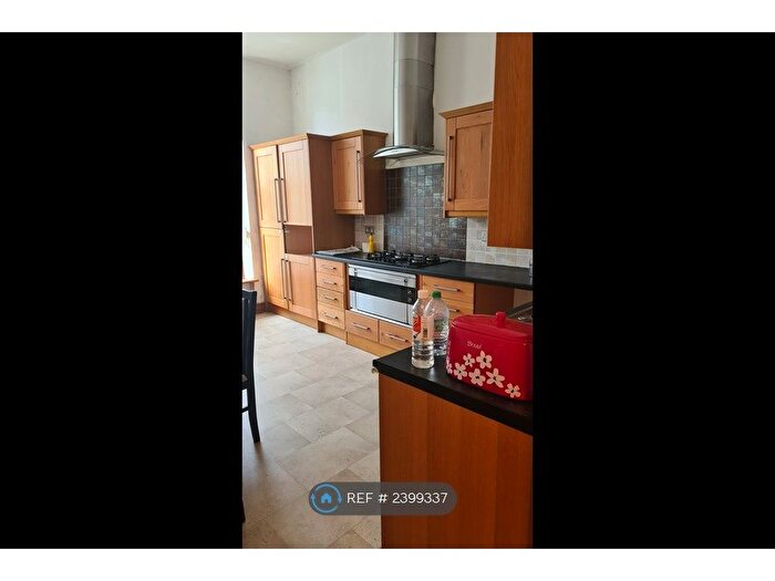 2 Bedroom Flat To Rent In Liverpool, Liverpool, L17