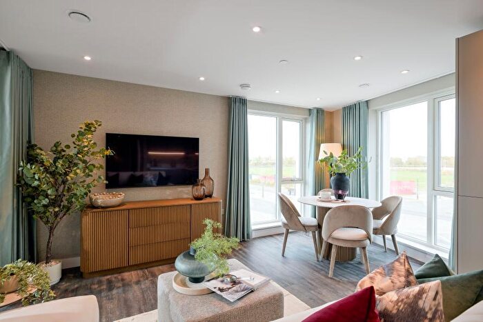 2 Bedroom Apartment For Sale In Canalside Quarter, Oxford, Oxfordshire, OX2
