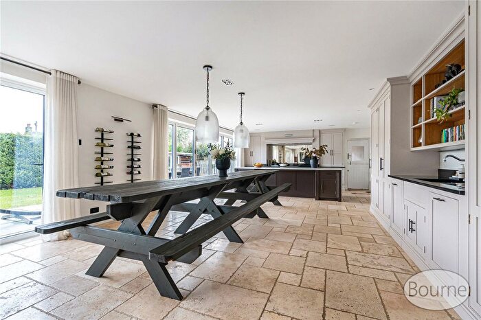 4 Bedroom Semi-Detached House For Sale In Lower Sandfields, Send, Woking, Surrey, GU23