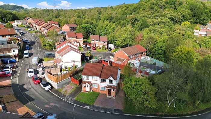 3 Bedroom Semi-Detached House For Sale In Cefn Close, Glyncoch, Pontypridd, CF37