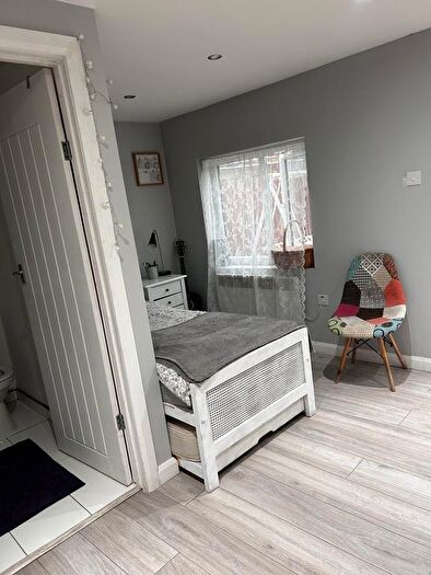 1 Bedroom Studio To Rent In Felixstowe, Edmonton, N9