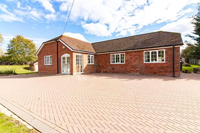 4 Bedroom Detached Bungalow For Sale In Watery Lane, Westwell, Kent, TN25