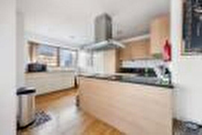 3 Bedroom Flat For Sale In Newington Causeway, London, SE1