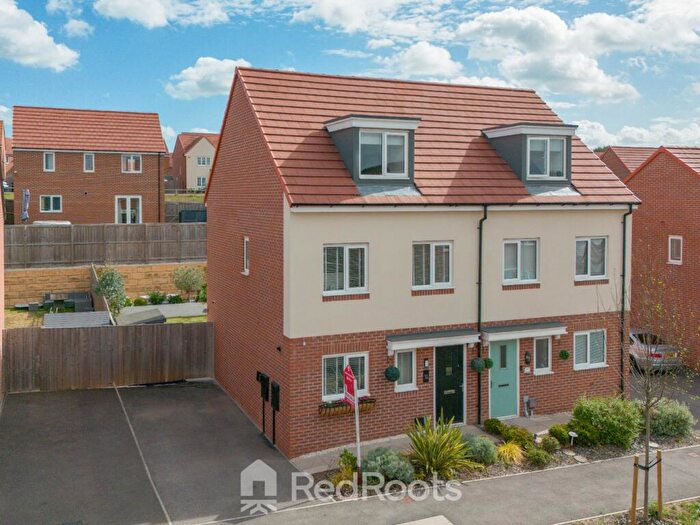 3 Bedroom Semi-Detached House For Sale In Miners Drive, Woodlands, Doncaster, South Yorkshire, DN6