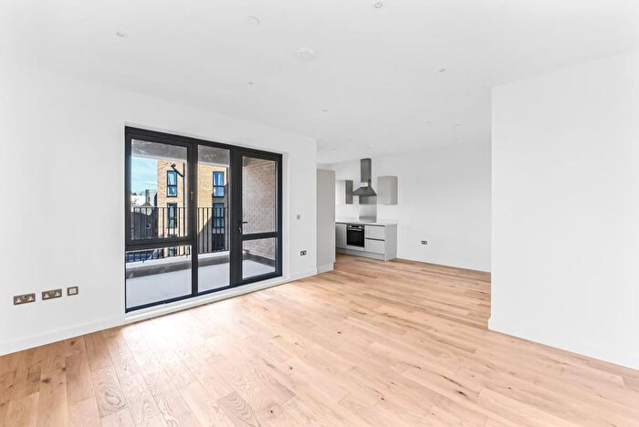 2 Bedroom Flat To Rent In - Rye Lane, Peckham, SE15