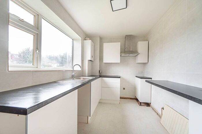 2 Bedroom Flat For Sale In Poplar Grove, Wembley Park, Wembley, HA9