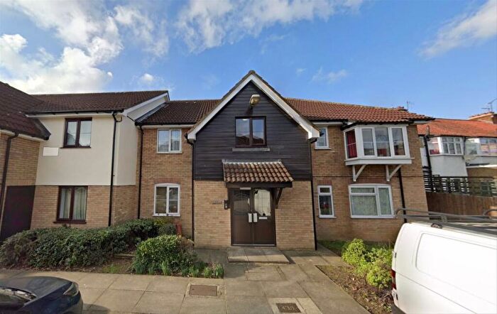 Flat To Rent In Vicars Bridge Close, Wembley, HA0
