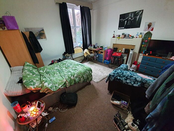 7 Bedroom Property To Rent In Richmond Road, Cathays, Cardiff, CF24