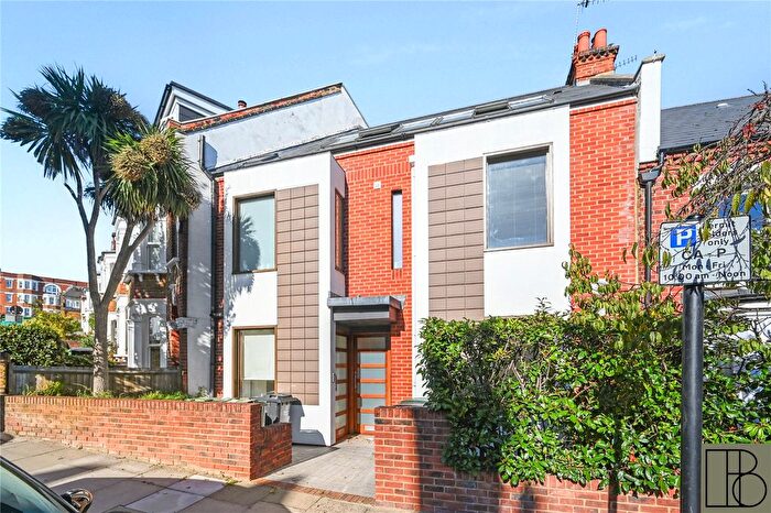 1 Bedroom Flat To Rent In Ravenshaw Streete, West Hampstead, London, NW6