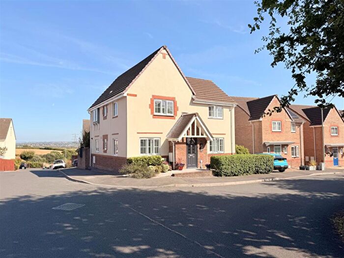 4 Bedroom Detached House For Sale In Bryn Uchaf, Bryn, Llanelli, SA14