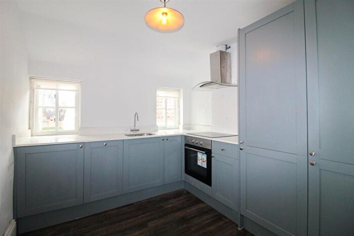 2 Bedroom Cottage To Rent In Allhallowgate, Ripon, HG4