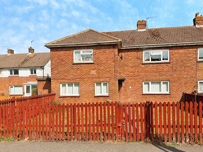 2 Bedroom Maisonette For Sale In Dorman Avenue North, Aylesham, Canterbury, Kent, CT3