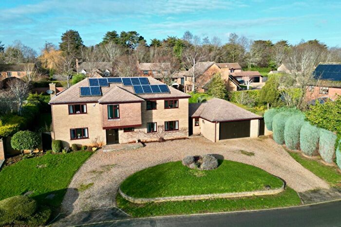 Detached House For Sale In Edgemont Road, Northampton, NN3