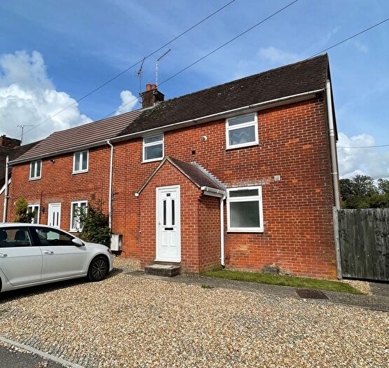 4 Bedroom Semi Detached House To Rent In Kings Avenue, Winchester, SO22