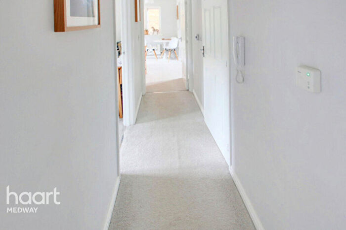2 Bedroom Apartment For Sale In Sealand Drive, Rochester, ME2