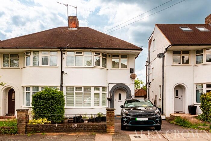 3 Bedroom Semi-Detached House To Rent In Ashfield Road, Southgate, N14
