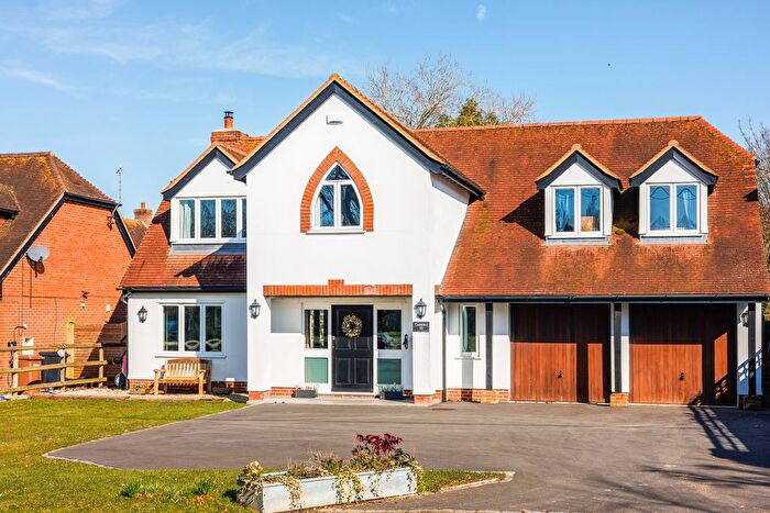 5 Bedroom Detached House For Sale In Oakley Court, Wallingford, OX10