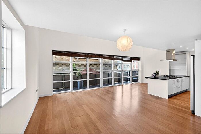 2 Bedroom Flat To Rent In York Road, London, SW11