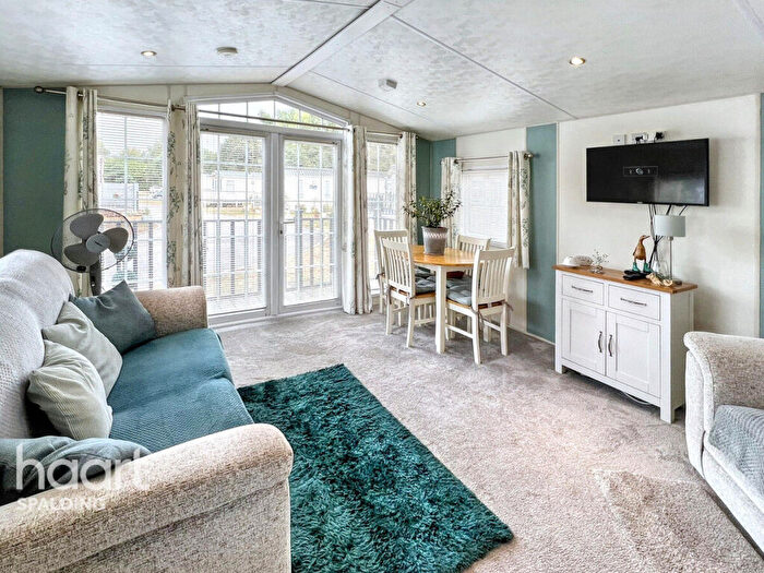 2 Bedroom Park Home For Sale In Silverhill Holiday Park, Lutton Gowts, PE12