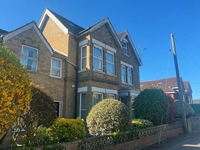 1 Bedroom Flat To Rent In Station Road, Netley Abbey, SO31
