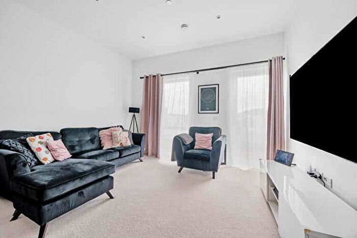 2 Bedroom Flat For Sale In Marina Gardens, Portishead, North Somerset, BS20