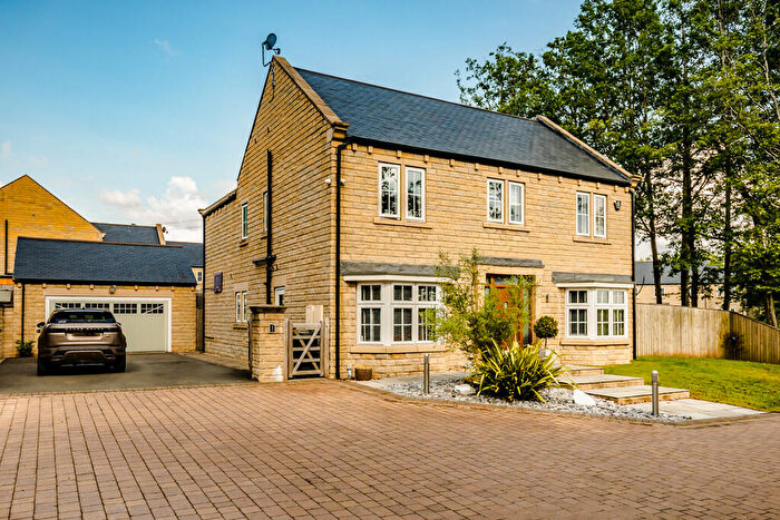 4 Bedroom Detached House For Sale In St. Johns View, Northowram, Halifax, HX3