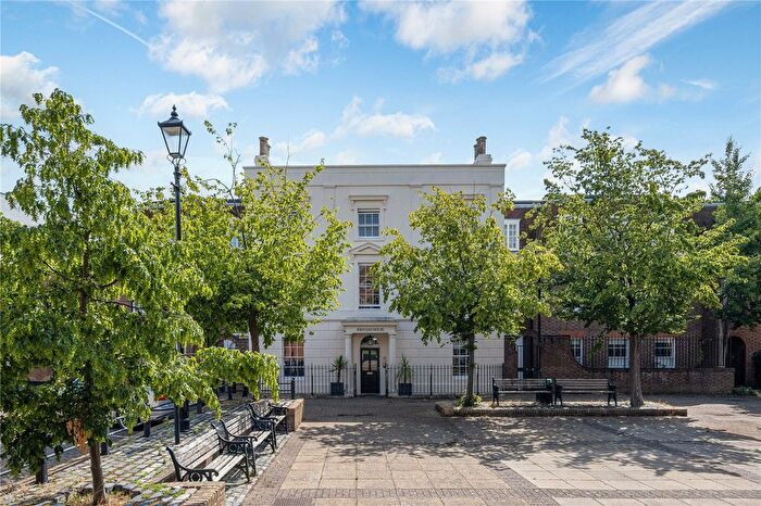 2 Bedroom Flat For Sale In John Day House, Lower Square, Isleworth, TW7