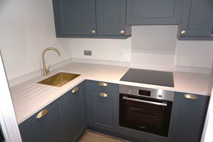 1 Bedroom Flat To Rent In Woodhouse Lane, Leeds, LS1