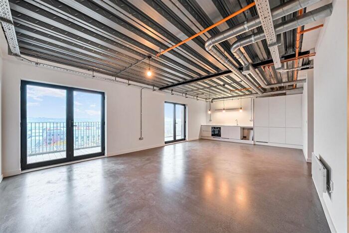 2 Bedroom Apartment To Rent In District Lofts, Climate Innovation District, LS9