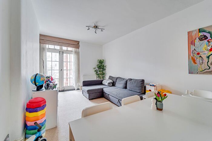 1 Bedroom Flat To Rent In Circus Lodge, Circus Road, St Johns Wood, NW8