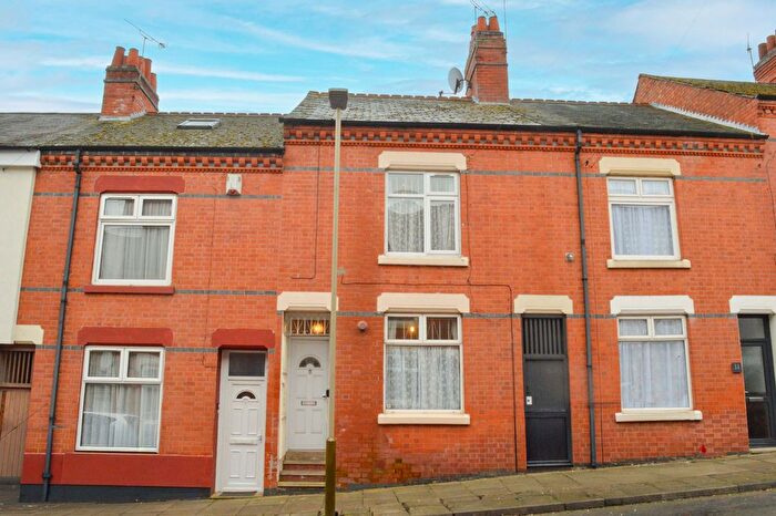 3 Bedroom Terraced House For Sale In Dronfield Street, Spinney Hills, Leicester, LE5