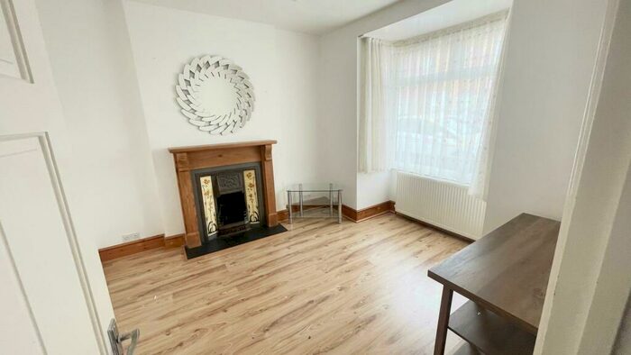 2 Bedroom Terraced House To Rent In Byron Road, Leyton, E10
