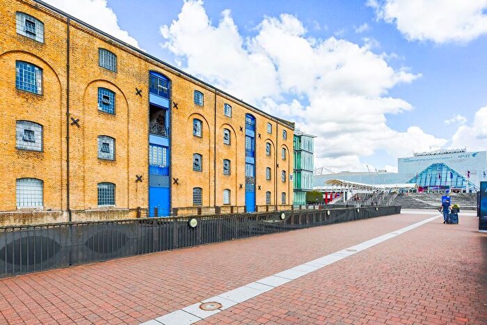 2 Bedroom Flat For Sale In Warehouse W, Docklands, London, E16