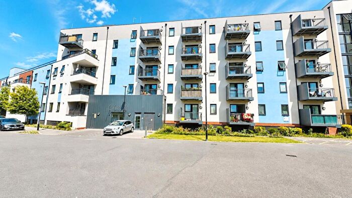 2 Bedroom Flat For Sale In Salisbury Road, Southall, UB2