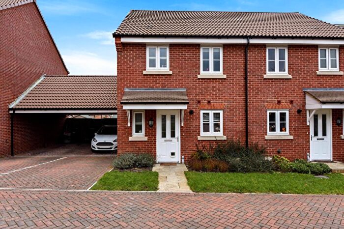 3 Bedroom Semi Detached House For Sale In High Wycombe, Buckinghamshire, HP13