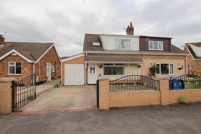 3 Bedroom Semi-Detached Bungalow To Rent In Karen Avenue, Keelby, Grimsby, DN41