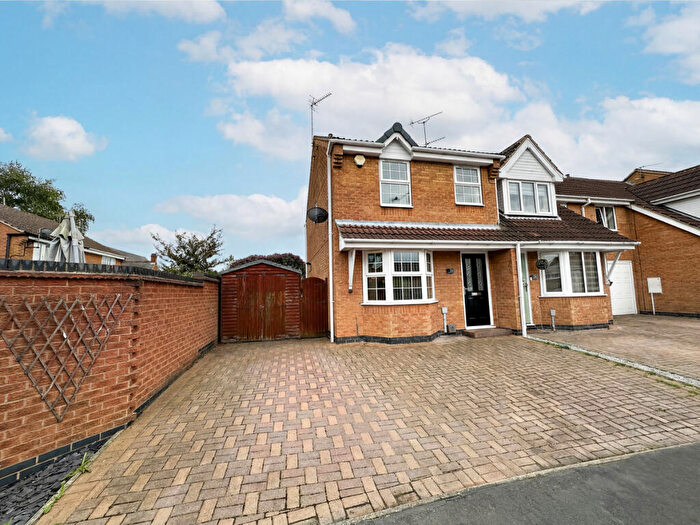 3 Bedroom Semi Detached House For Sale In Falcon Close, Doncaster, DN6