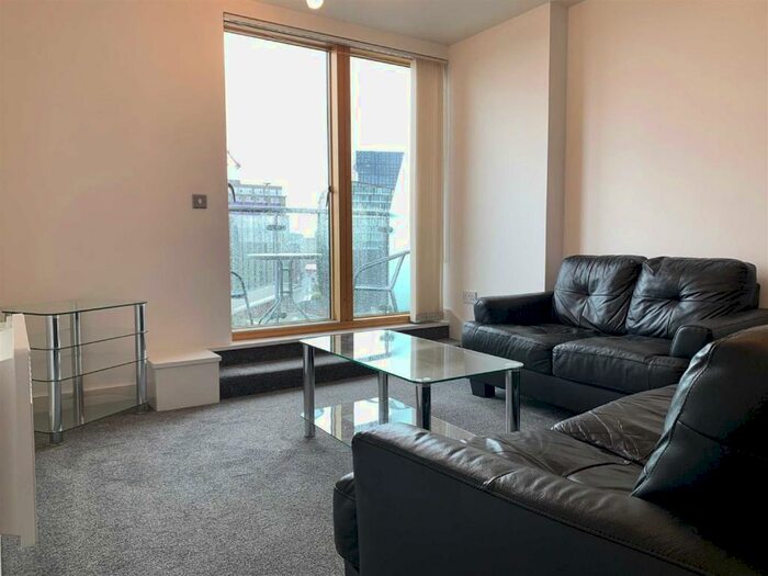 2 Bedroom Apartment To Rent In Jefferson Place, Fernie Street, Greenquarter, M4