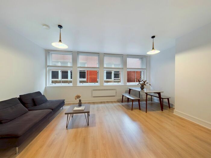 2 Bedroom Flat To Rent In Princess Street, Manchester, M1