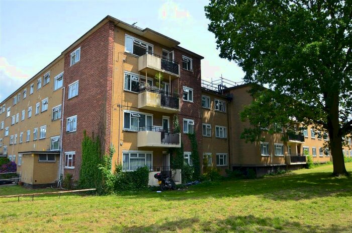 1 Bedroom Flat To Rent In Tanys Dell, Harlow, CM20