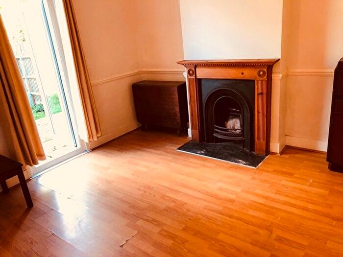 4 Bedroom Semi-Detached House To Rent In Trinity Road, East Finchley, N2