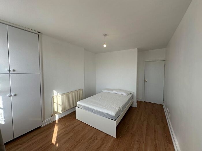 2 Bedroom Flat To Rent In Hoxton Street, London, N1